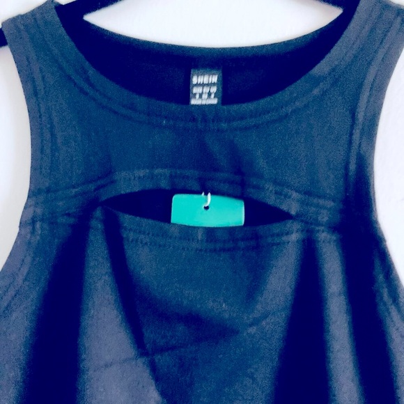 Black Cropped Tank Top with Front Slits - Picture 6 of 11